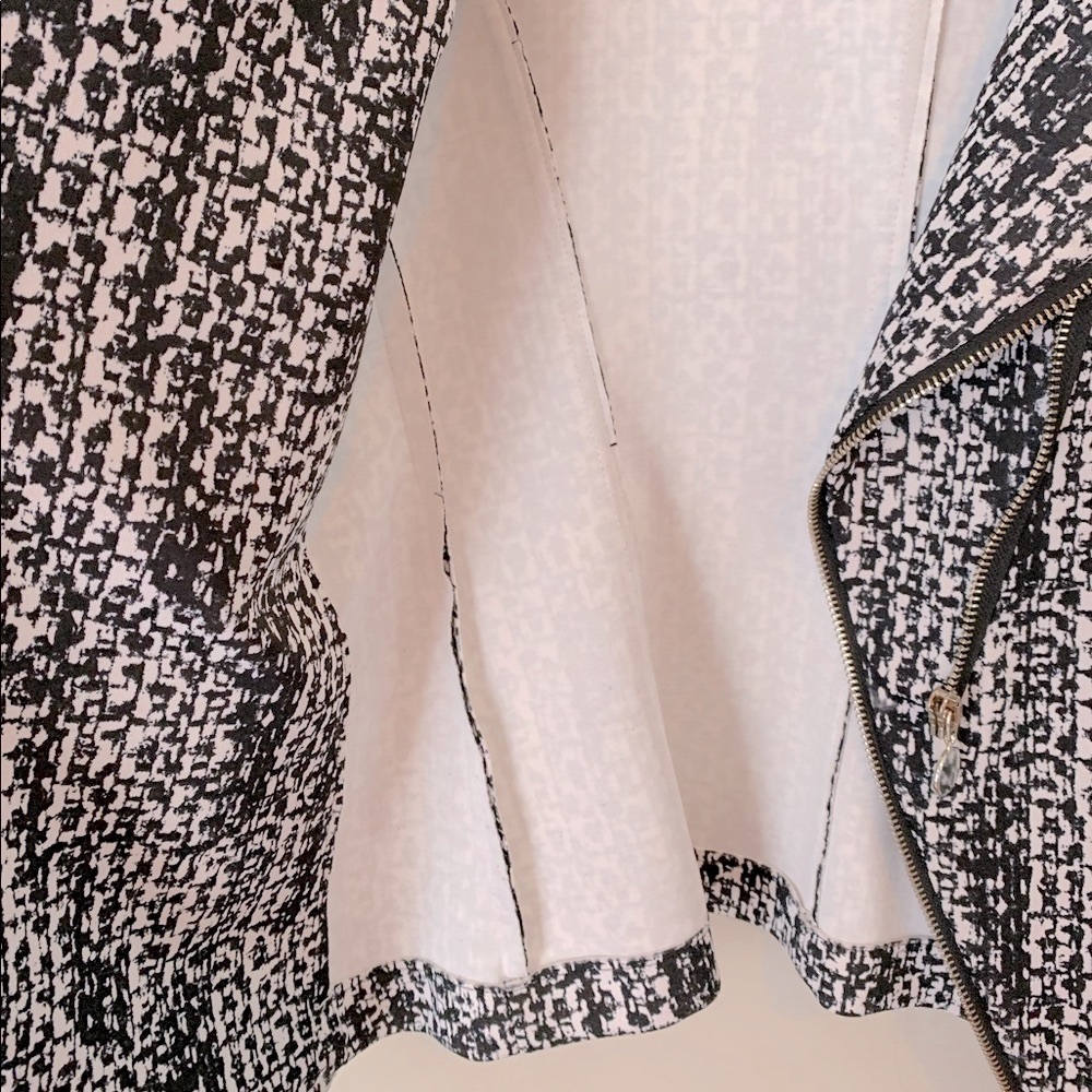 Rinascimento size L black and white blazer - Picture 9 of 12